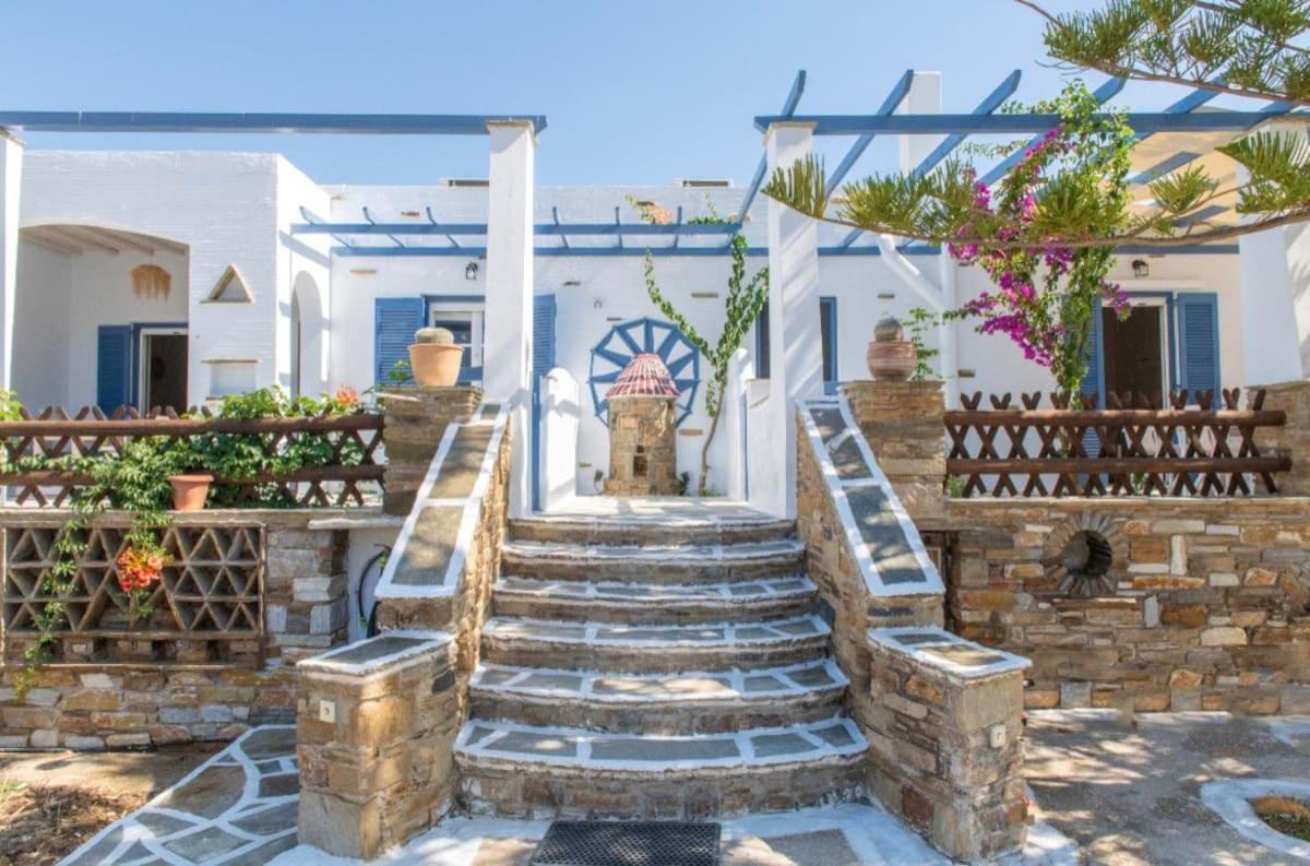 Θἔρως Apartment Tinos Exterior photo